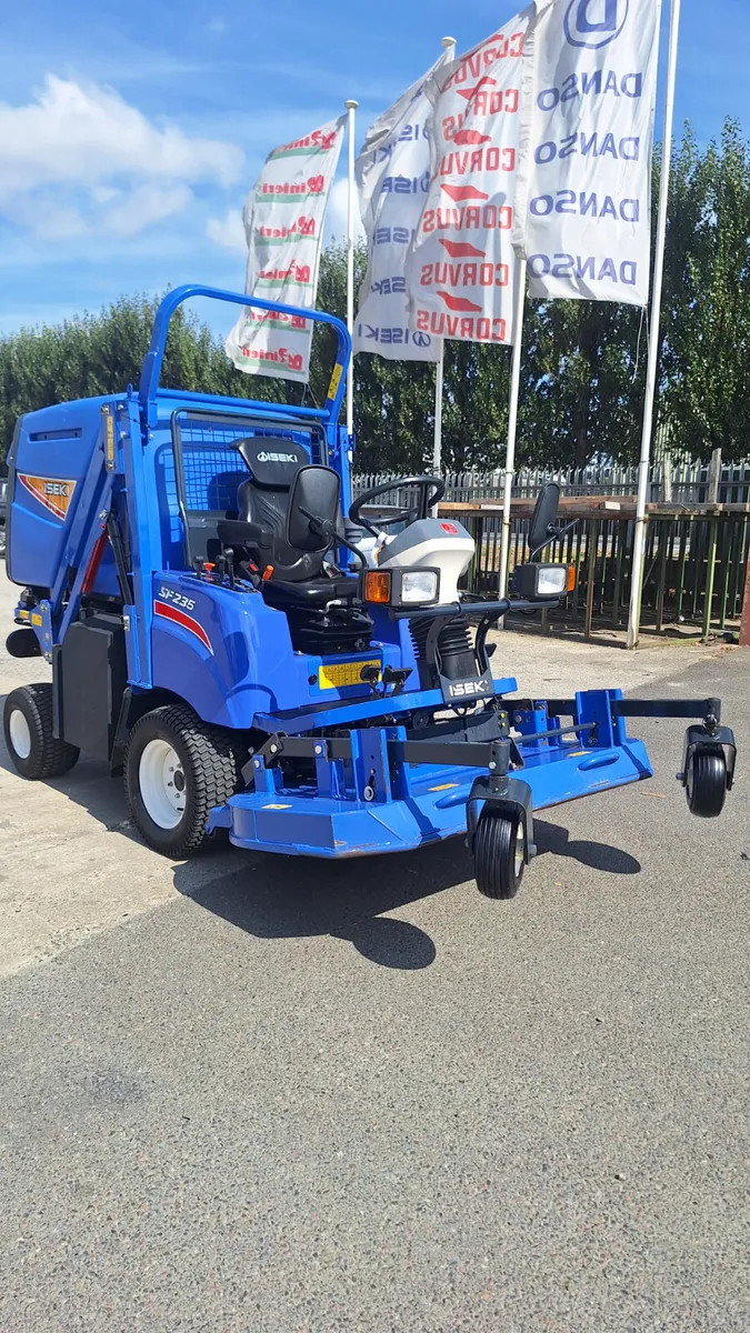 Iseki SF235 out front mower - Image 1