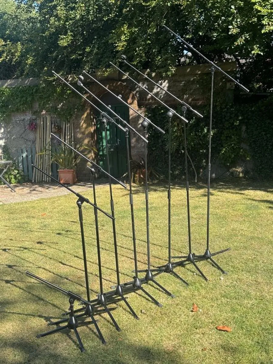 Microphone stands and cables - Image 1