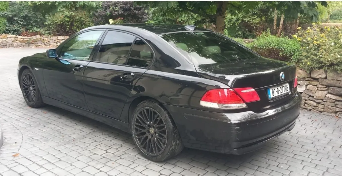 BMW 7-Series 2007 - Image 1