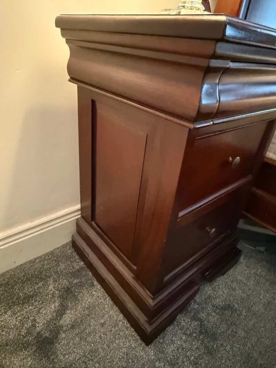 Bedroom furniture - Image 3