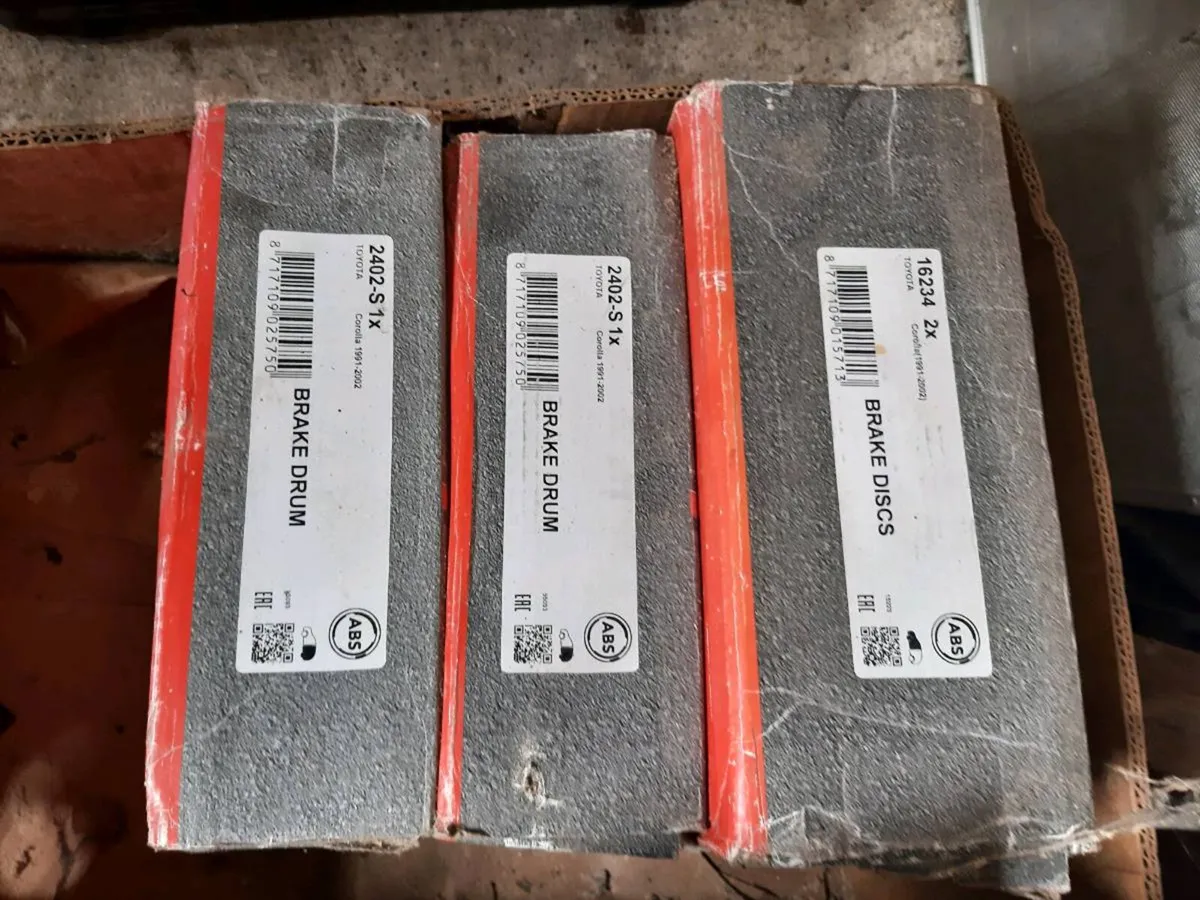 Car parts - Image 1