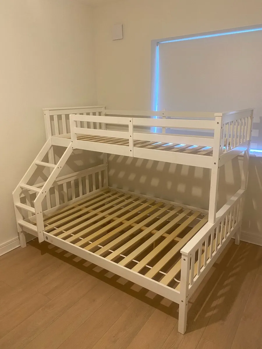 Triple Bunk bed - Image 1