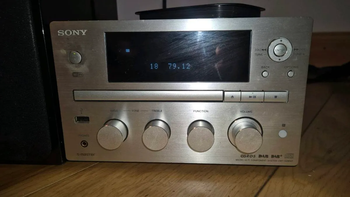 SONY CMT-G2BN/B SOUND SYSTEM - Image 1