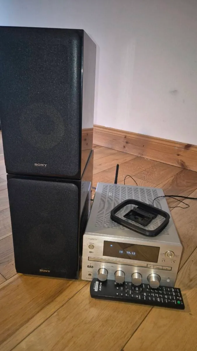 SONY CMT-G2BN/B SOUND SYSTEM - Image 2