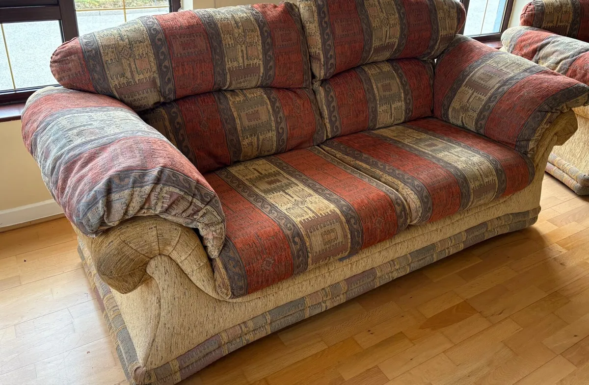 Sofa 3+1+1 and foot stool - Image 3