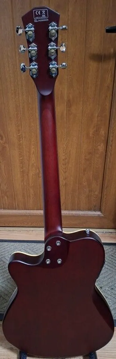 Guitars and Pedal - Image 3