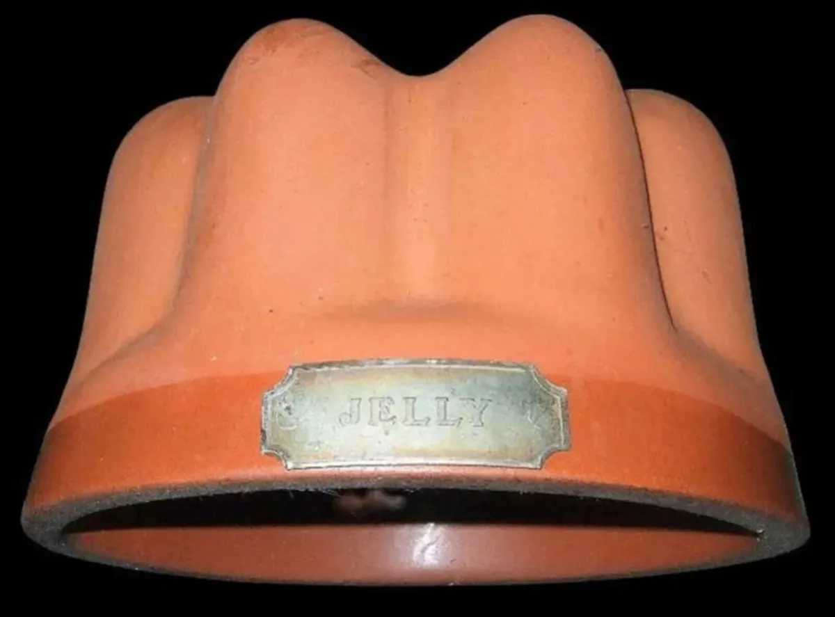 Victorian Terracotta Jelly Mould – Vintage Kitchen - Image 3