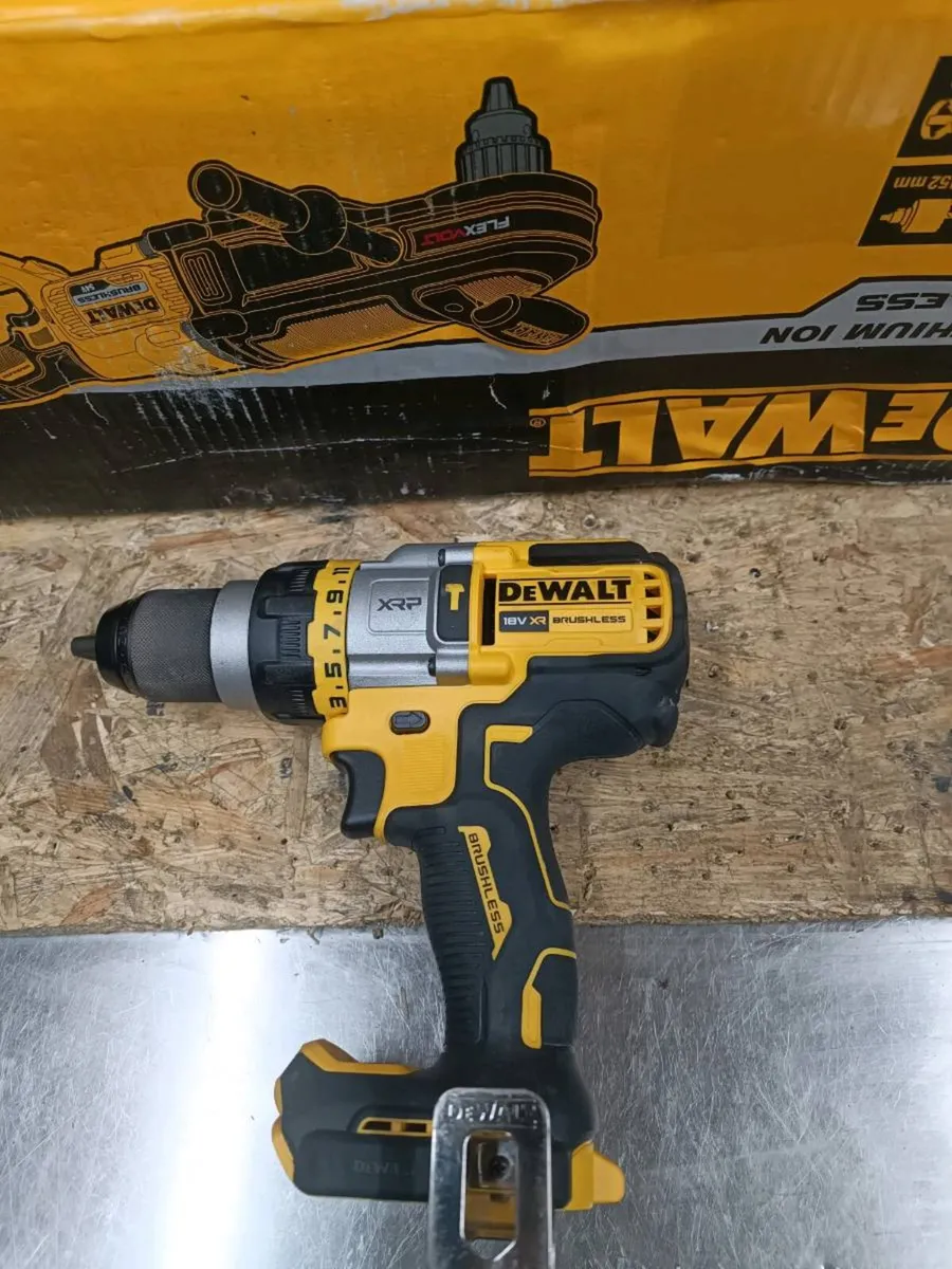 DeWalt dcd999 drill. Body only