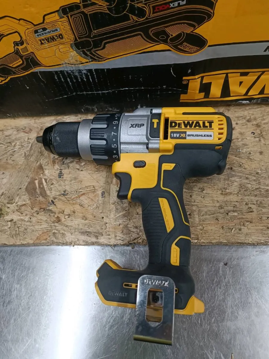 DeWalt dcd 996 drill.