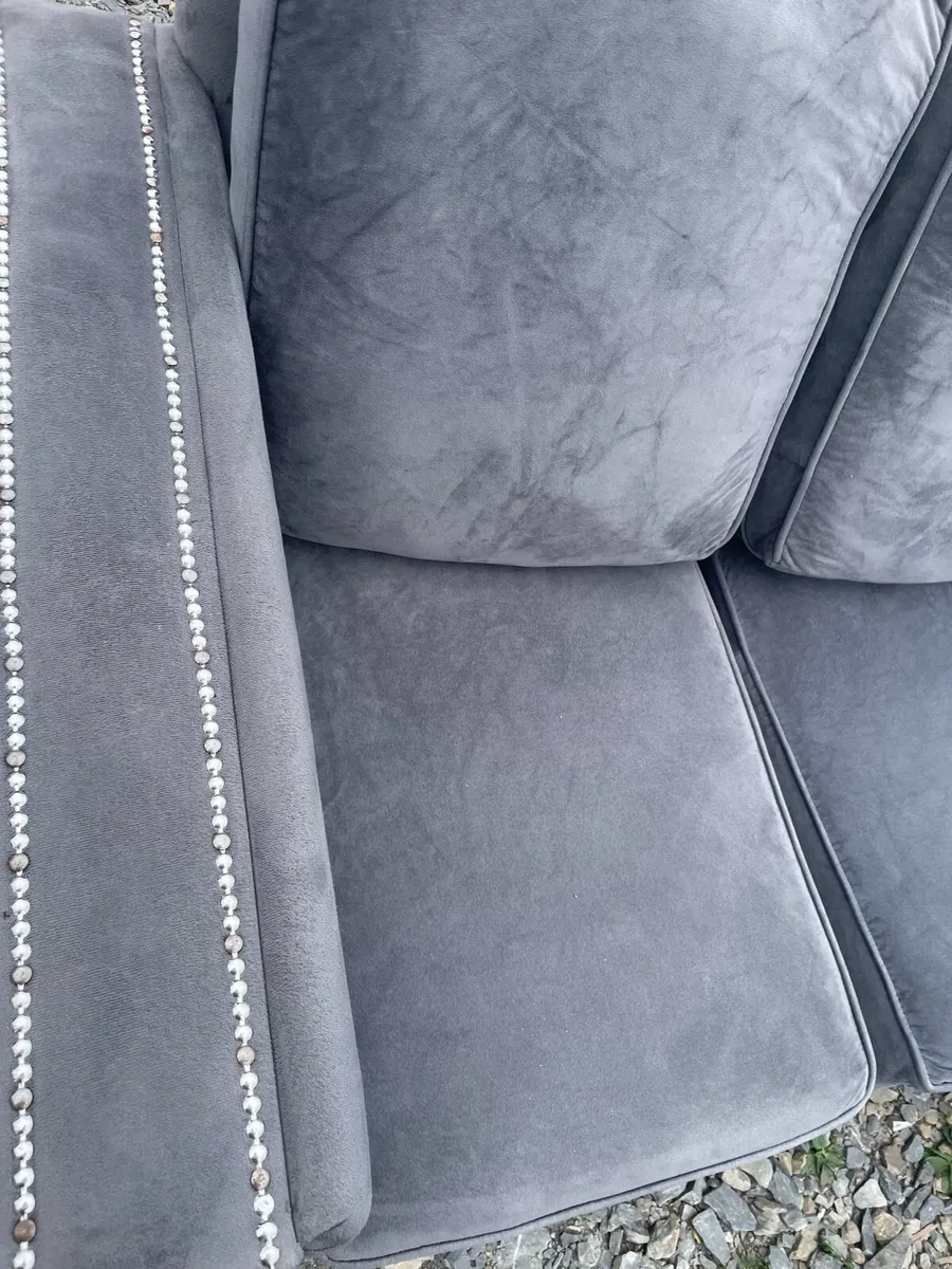 Grey L corner sofa - Image 3