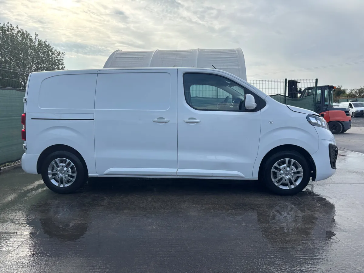 212 Opel Vivaro  Half Leather - Image 1