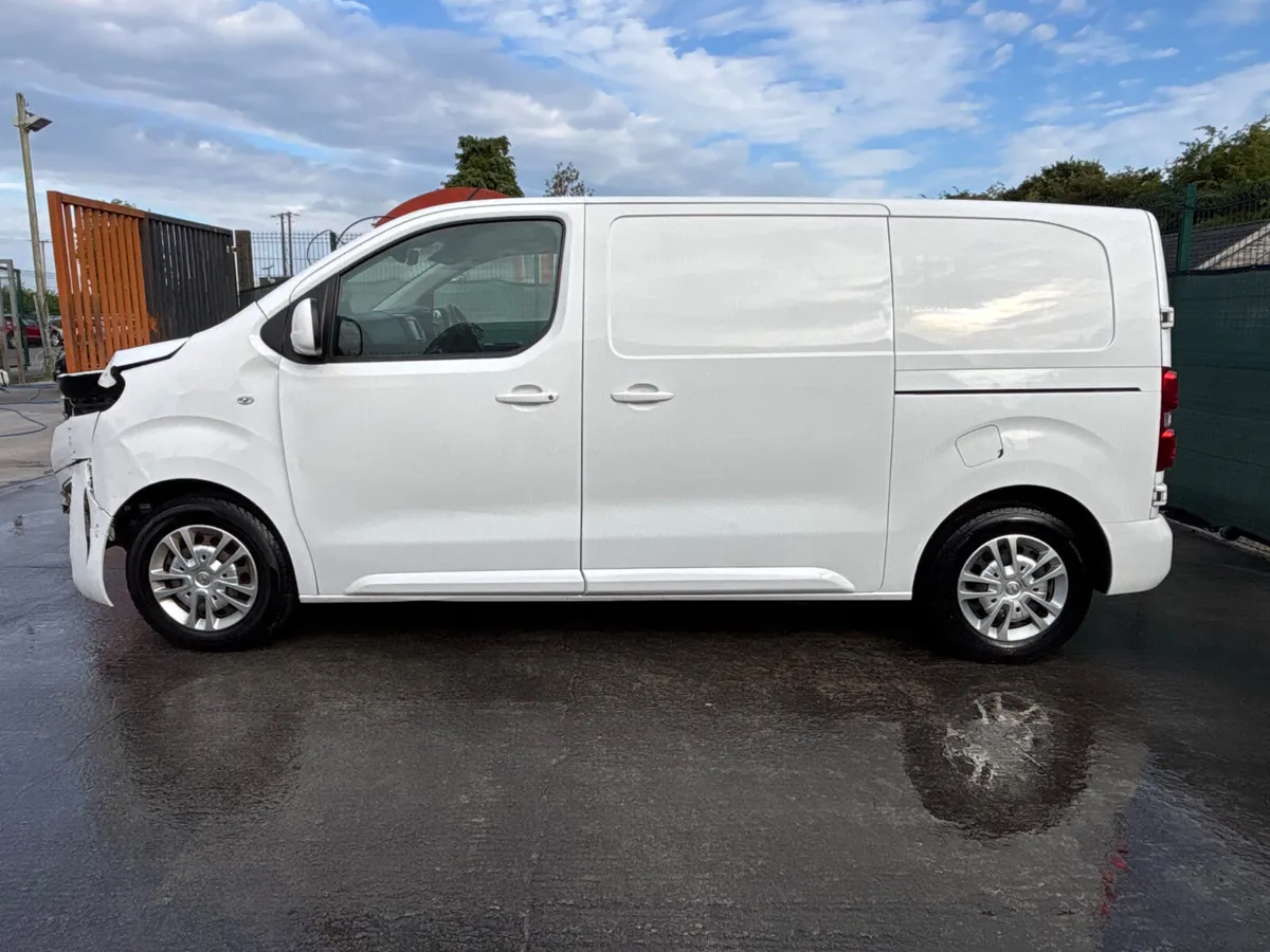 212 Opel Vivaro  Half Leather - Image 3