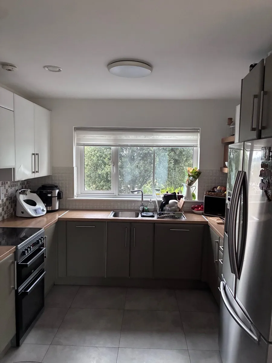 Kitchen furniture - Image 1