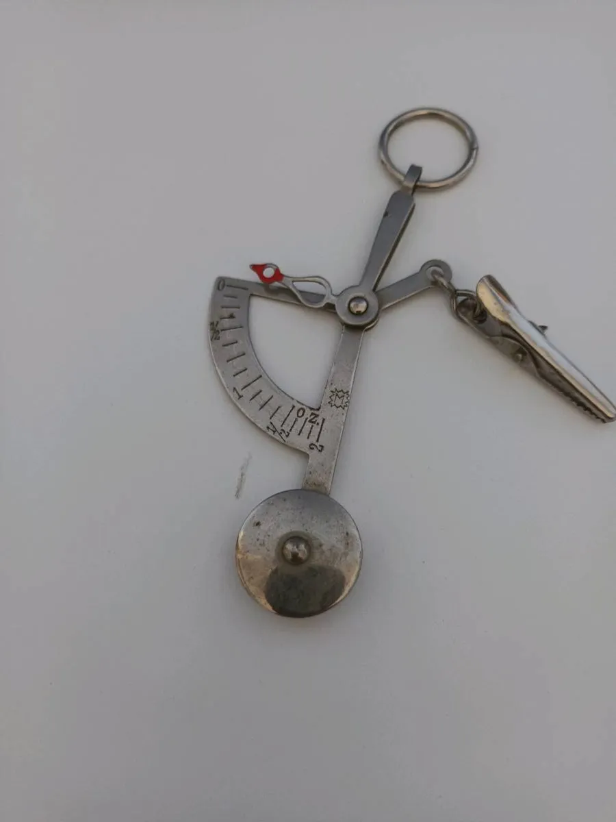 Vintage  pocket sized analog letter postage scales - Image 1