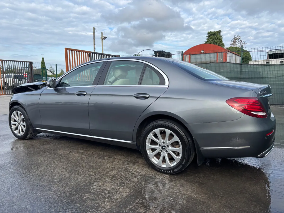 2018 Mercedes E220 Cdi Exclusive Automatic - Image 4