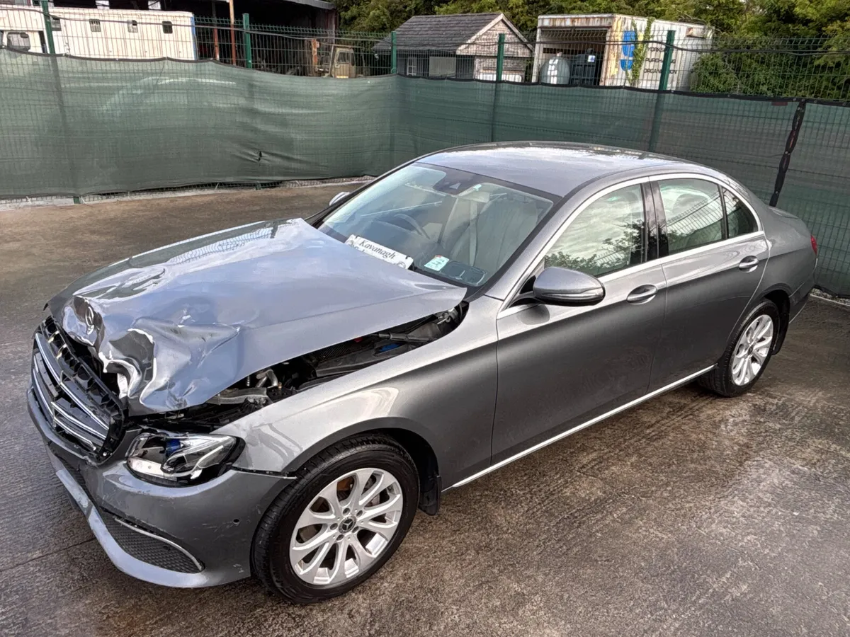 2018 Mercedes E220 Cdi Exclusive Automatic - Image 2