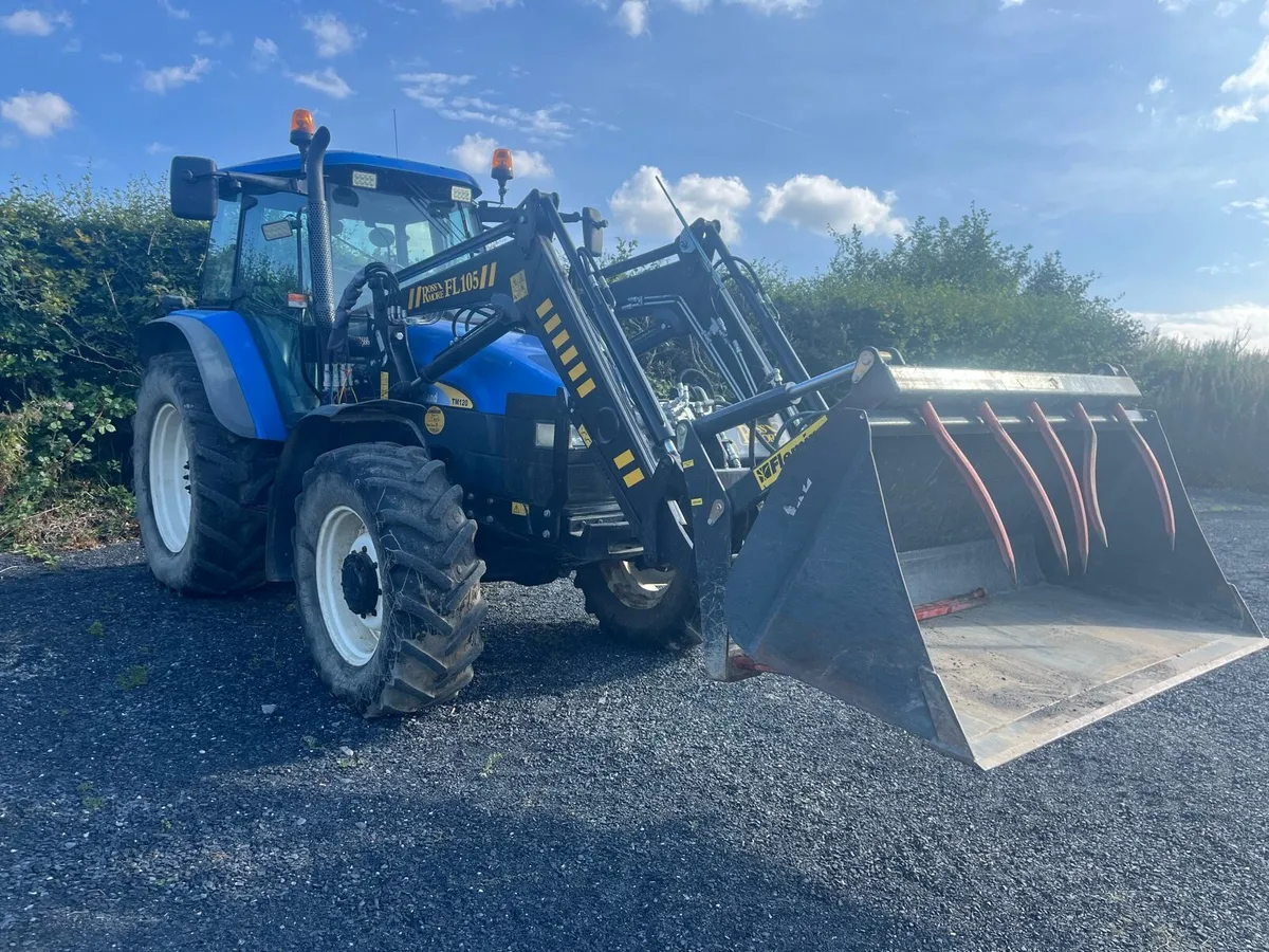 New Holland TM120 with Rossmore FL105 Loader - Image 2