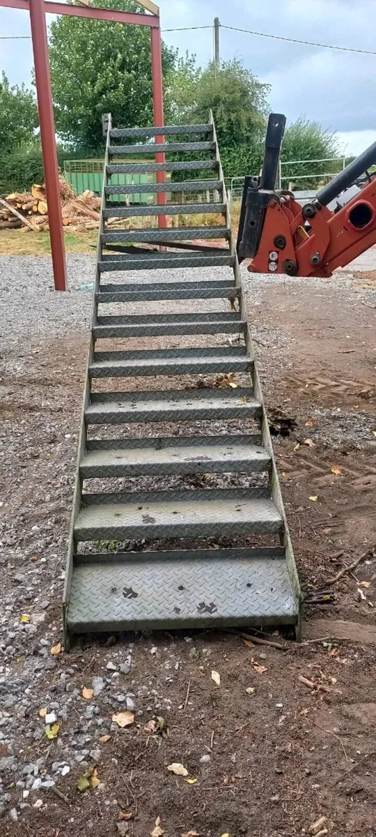 Steel stairs - Image 3