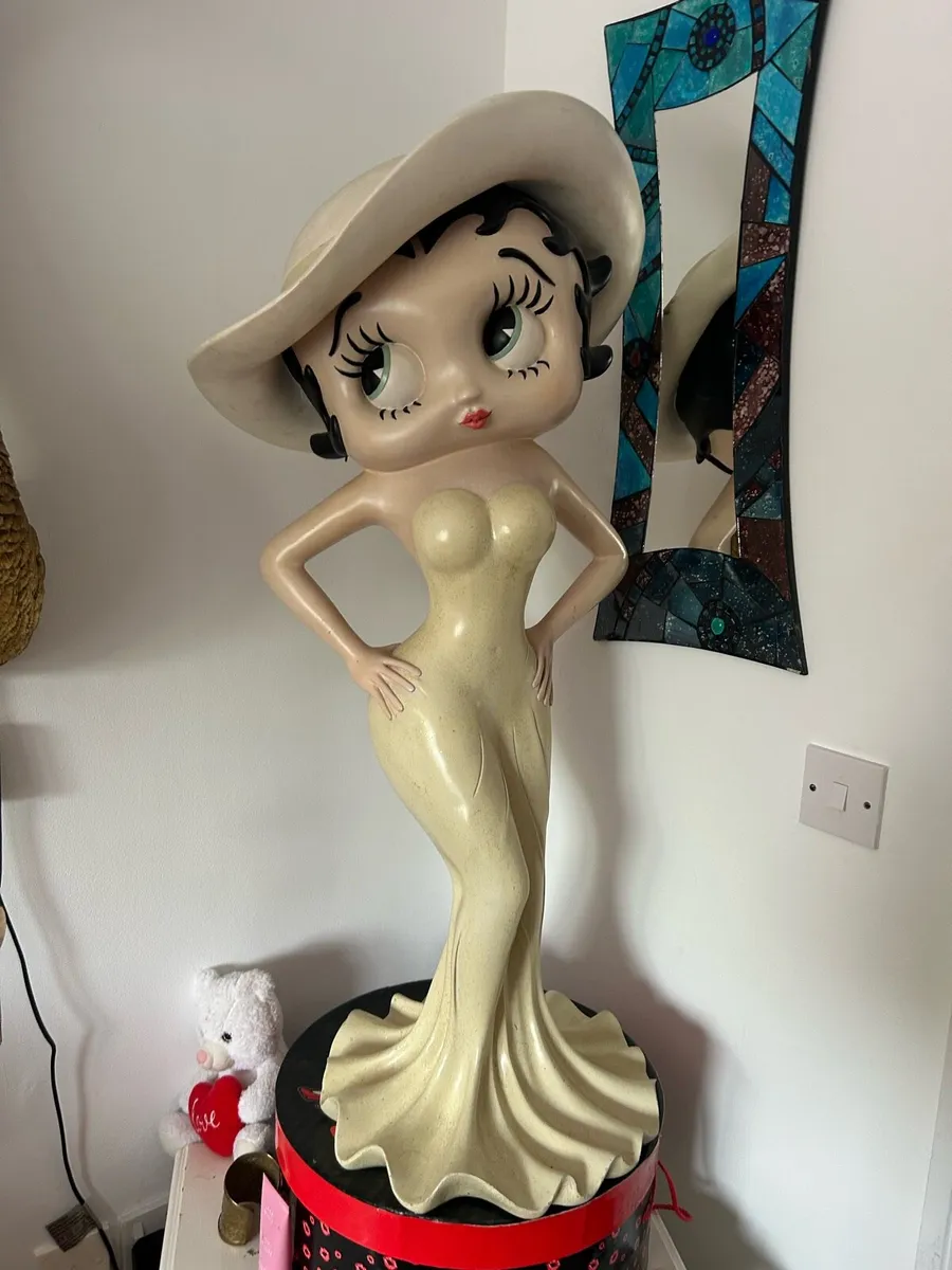 Large Vintage Betty Boop Statue - Image 1