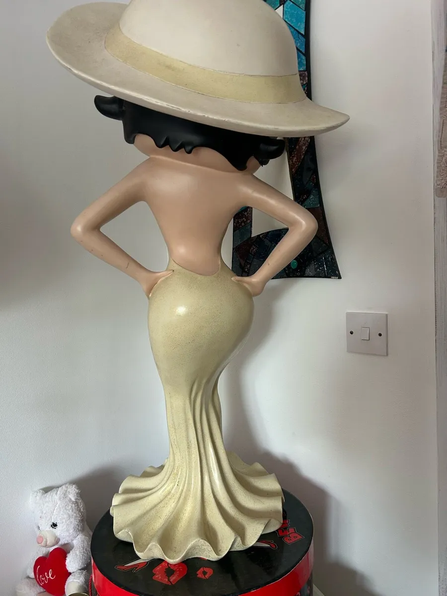 Large Vintage Betty Boop Statue - Image 2