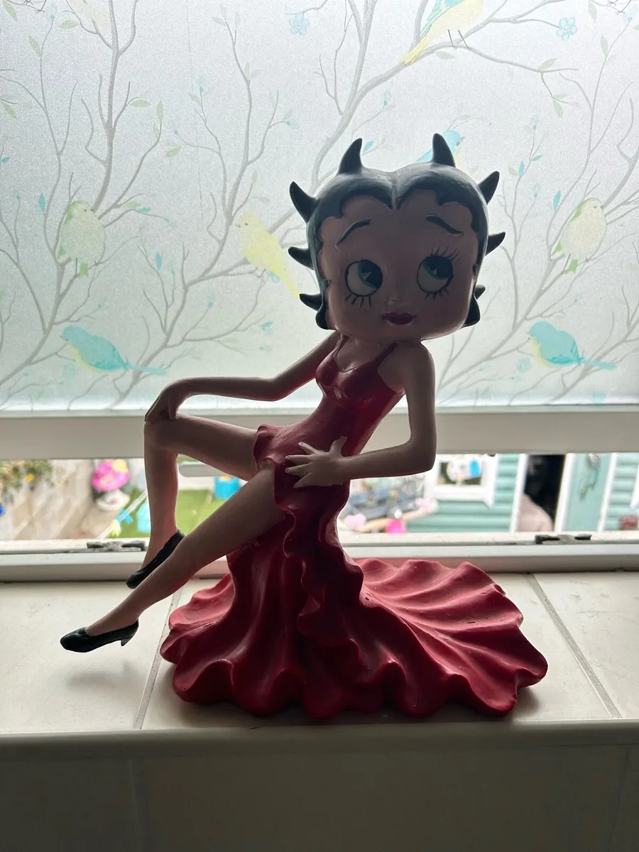 Red Evening Dress Betty Boop Statue - Image 1
