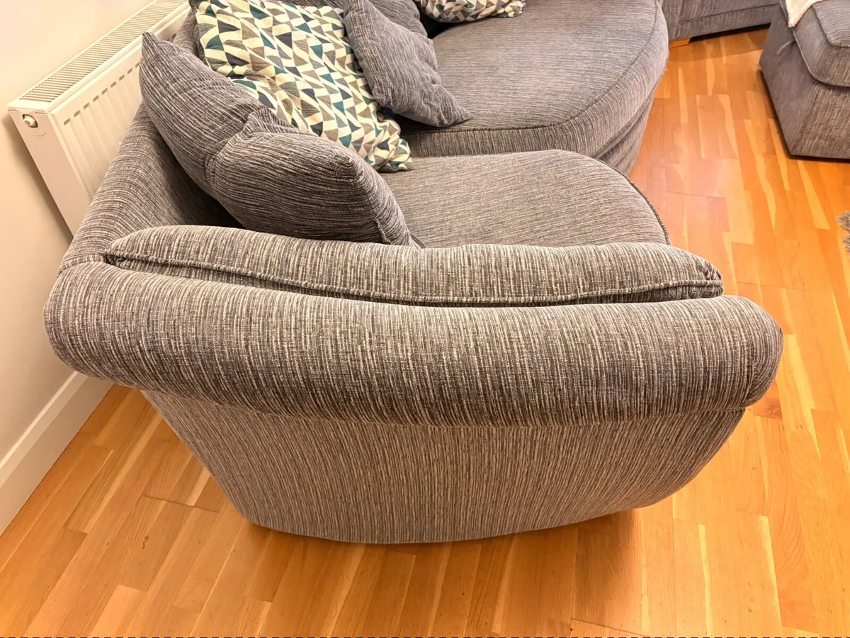 Suite of furniture - Image 3