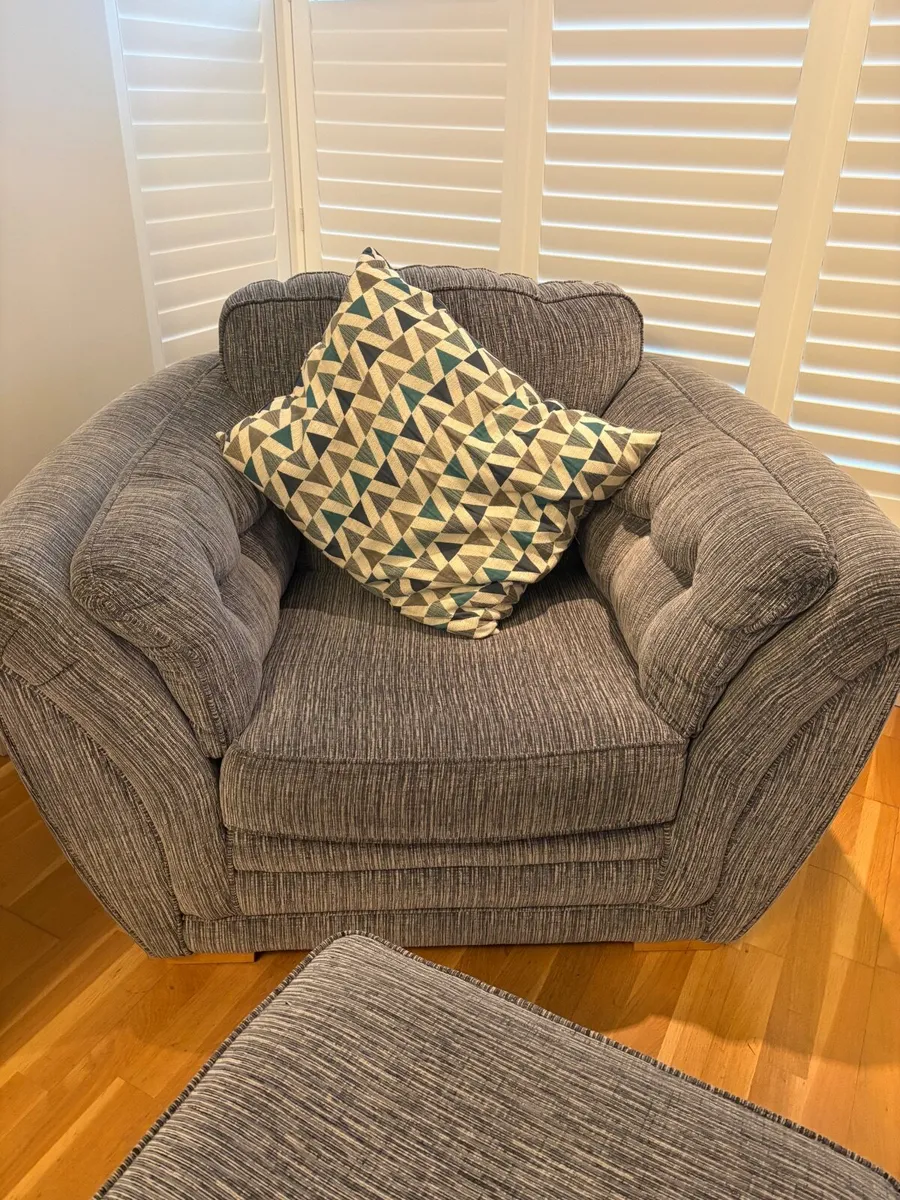 Suite of furniture - Image 4