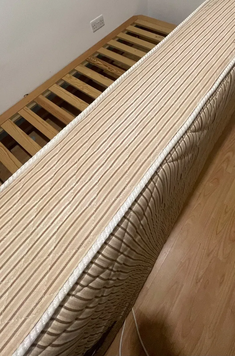 Single beds - Image 4