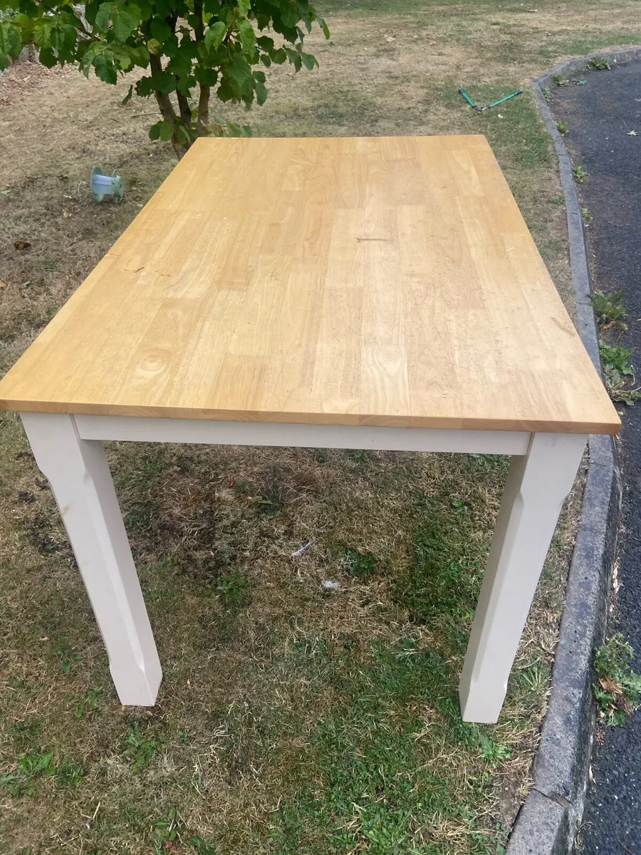 Kitchen table - Image 1