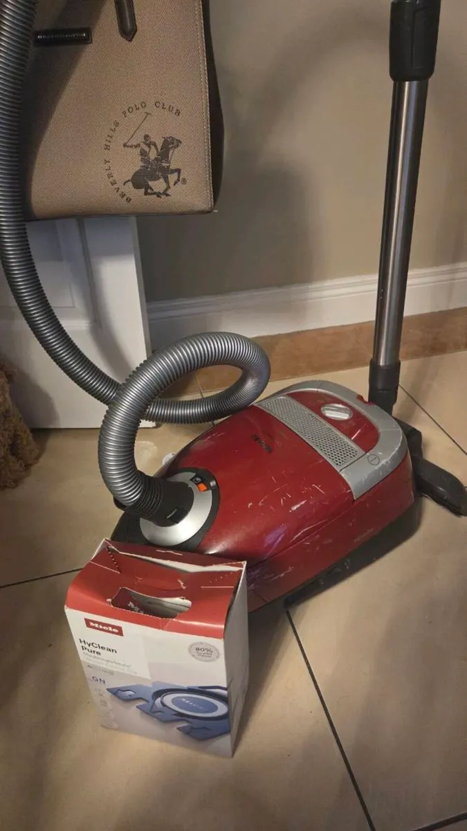 Miele hoover - Image 1