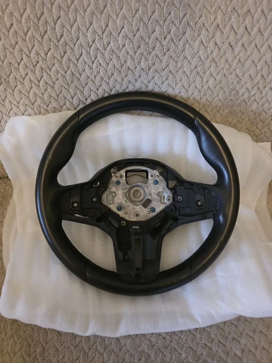BMW 5 Series G30 Lci Steering Wheel –Like New - Image 1