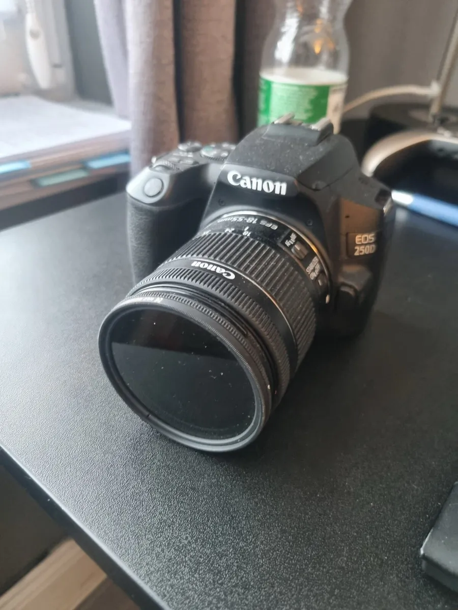Canon EOS 250 D - Image 1
