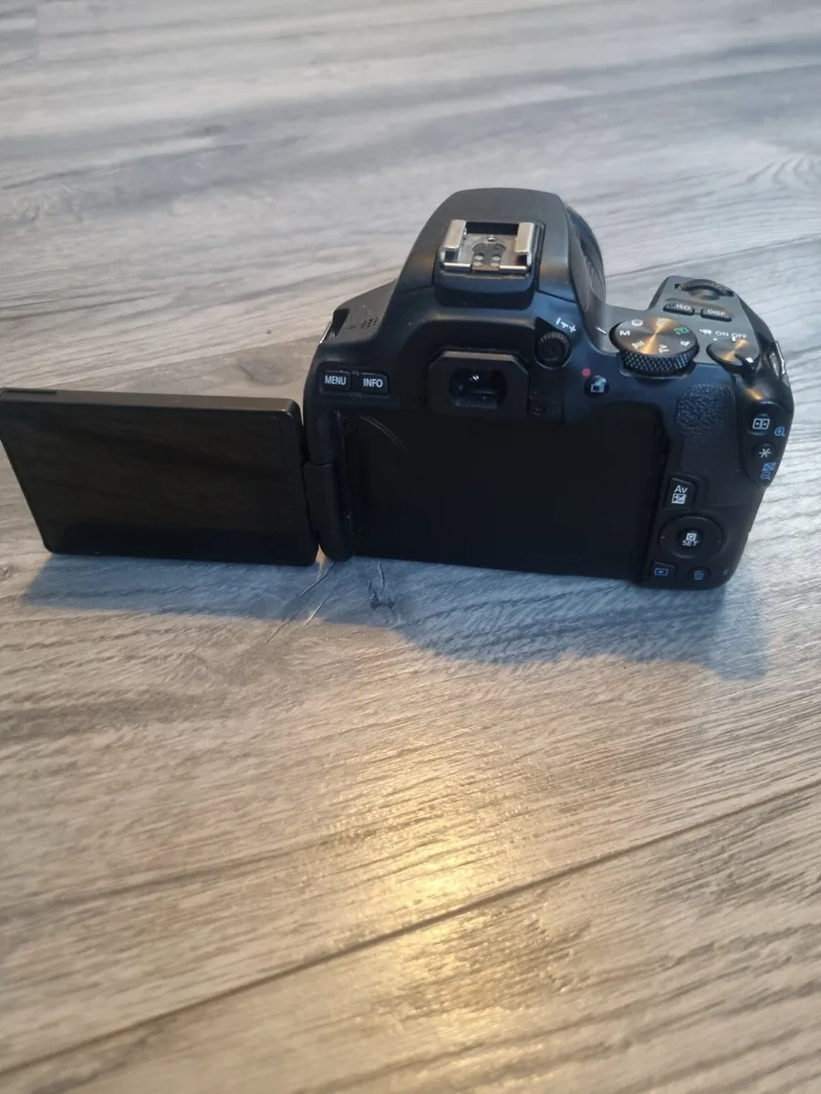 Canon EOS 250 D - Image 4