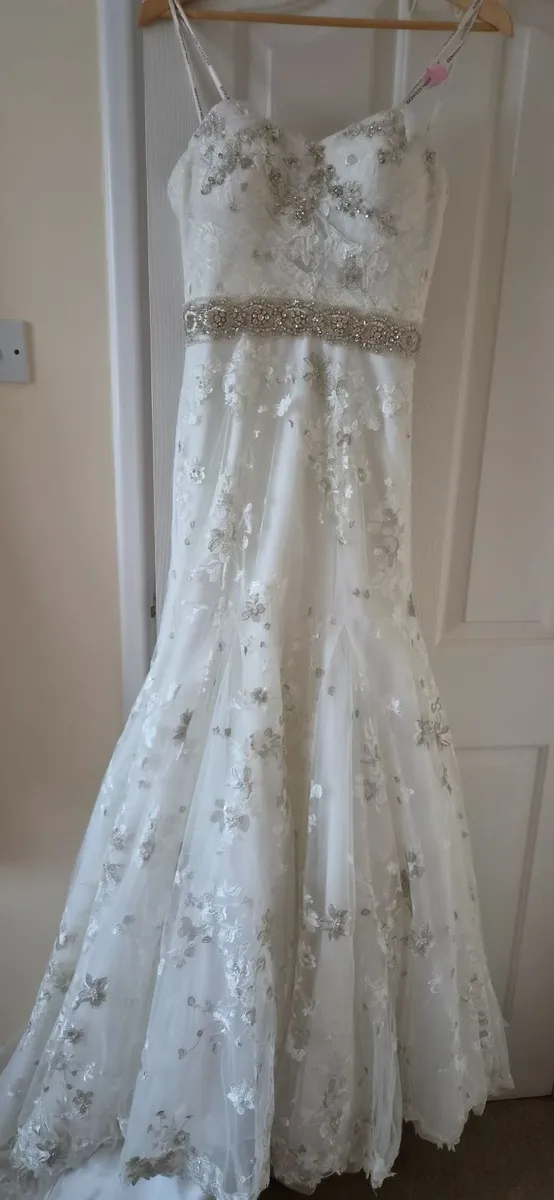 Wedding dress - Image 4