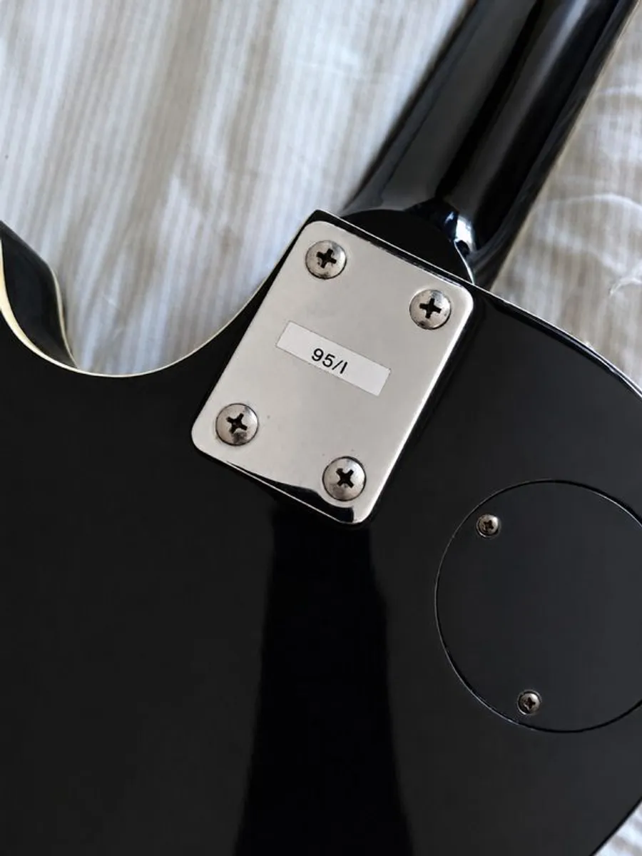 Vintage Les Paul Guitar 1970s - Image 3