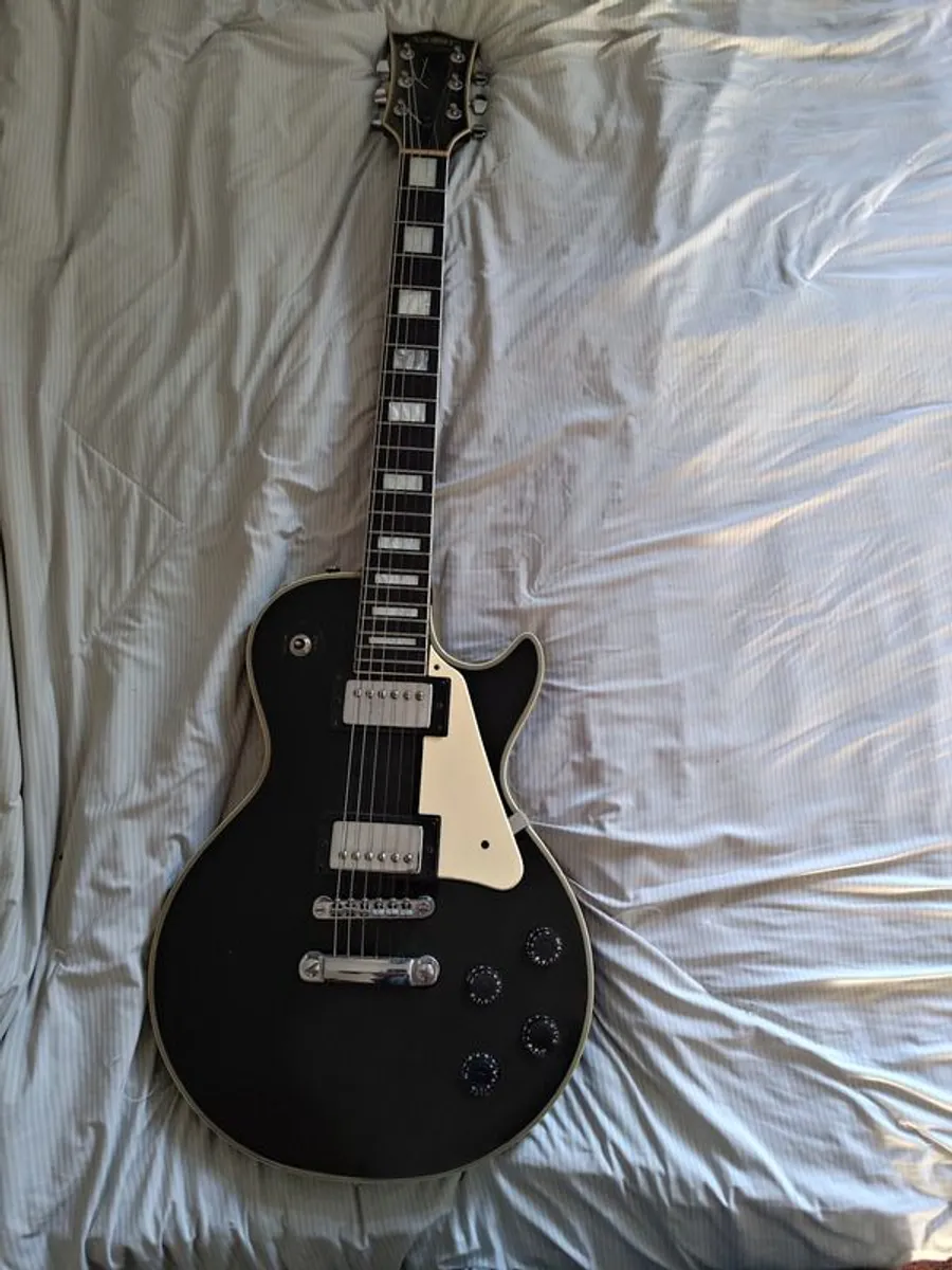 Vintage Les Paul Guitar 1970s - Image 1