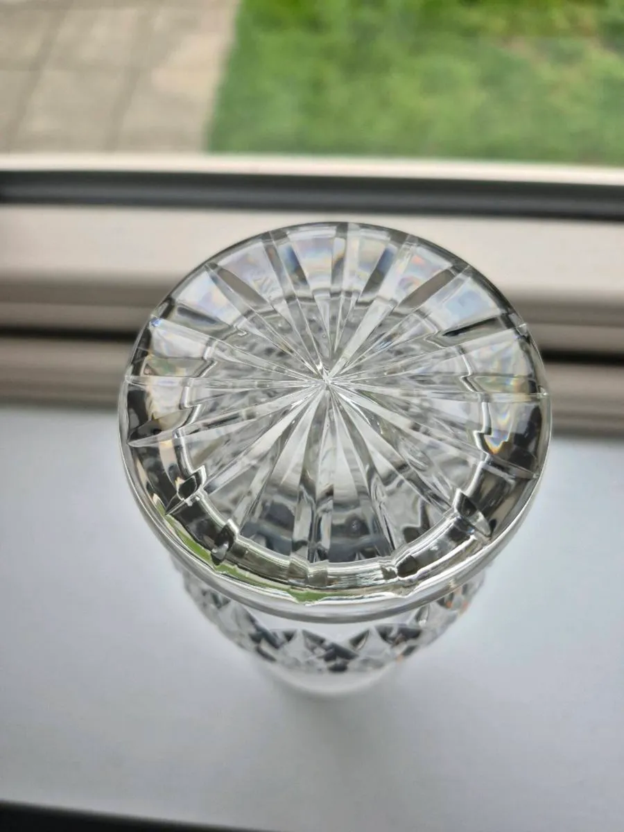 Cavan Crystal vase - Image 4