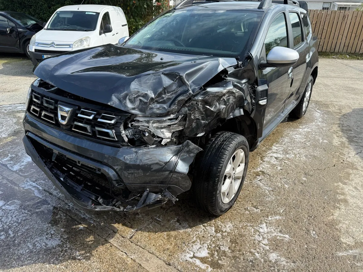 231 Dacia duster 1.5 diesel, low kms - Image 2