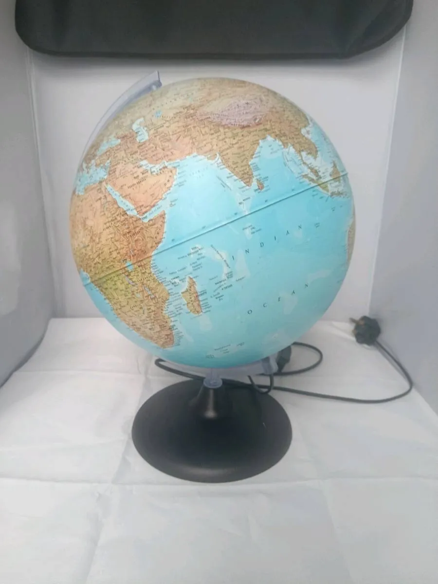 World globe light - Image 1