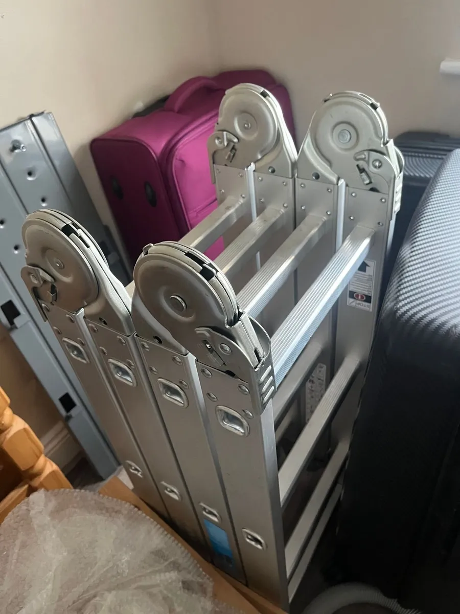 Foldable Ladder - Image 1
