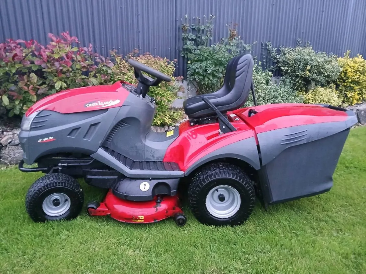 Ride on lawnmower - Image 2