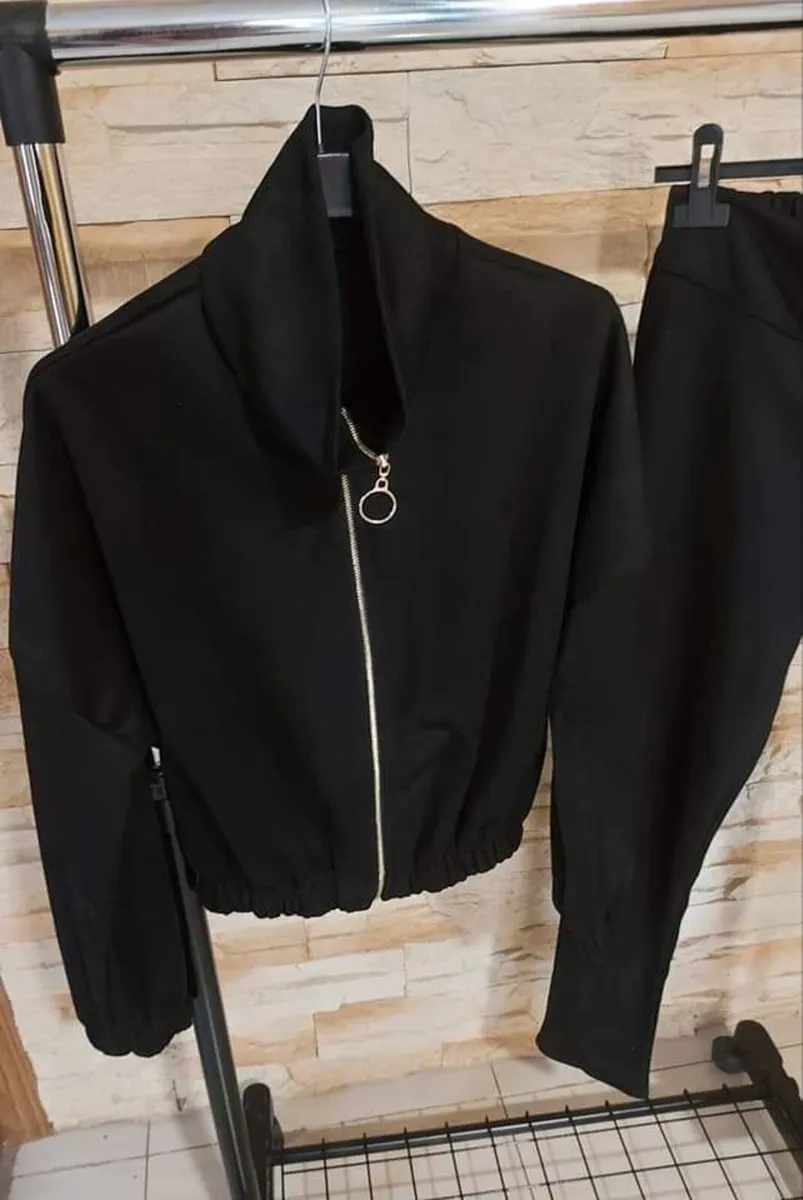 Set, sweatshirt with pockets and pants - Image 3