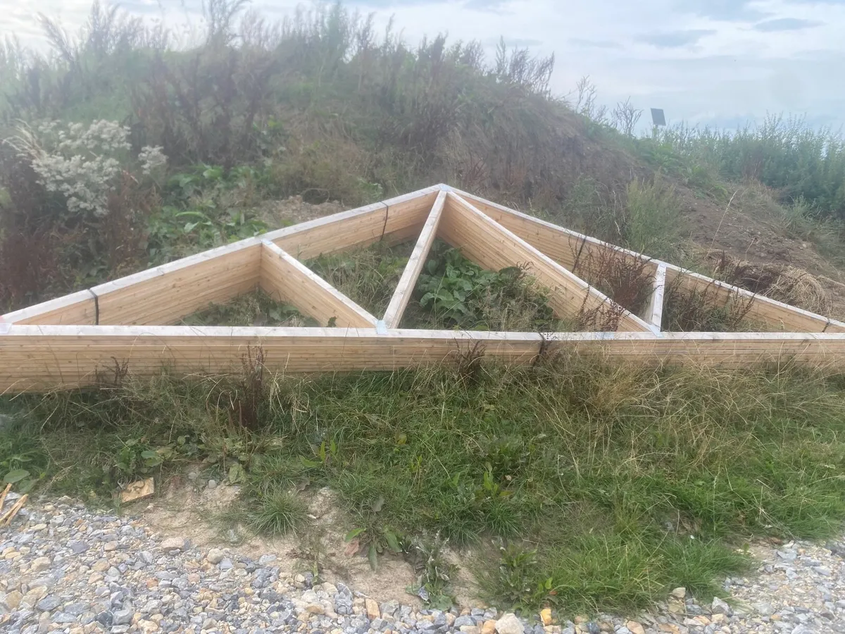 Garage  Truss roof For sale - Image 2