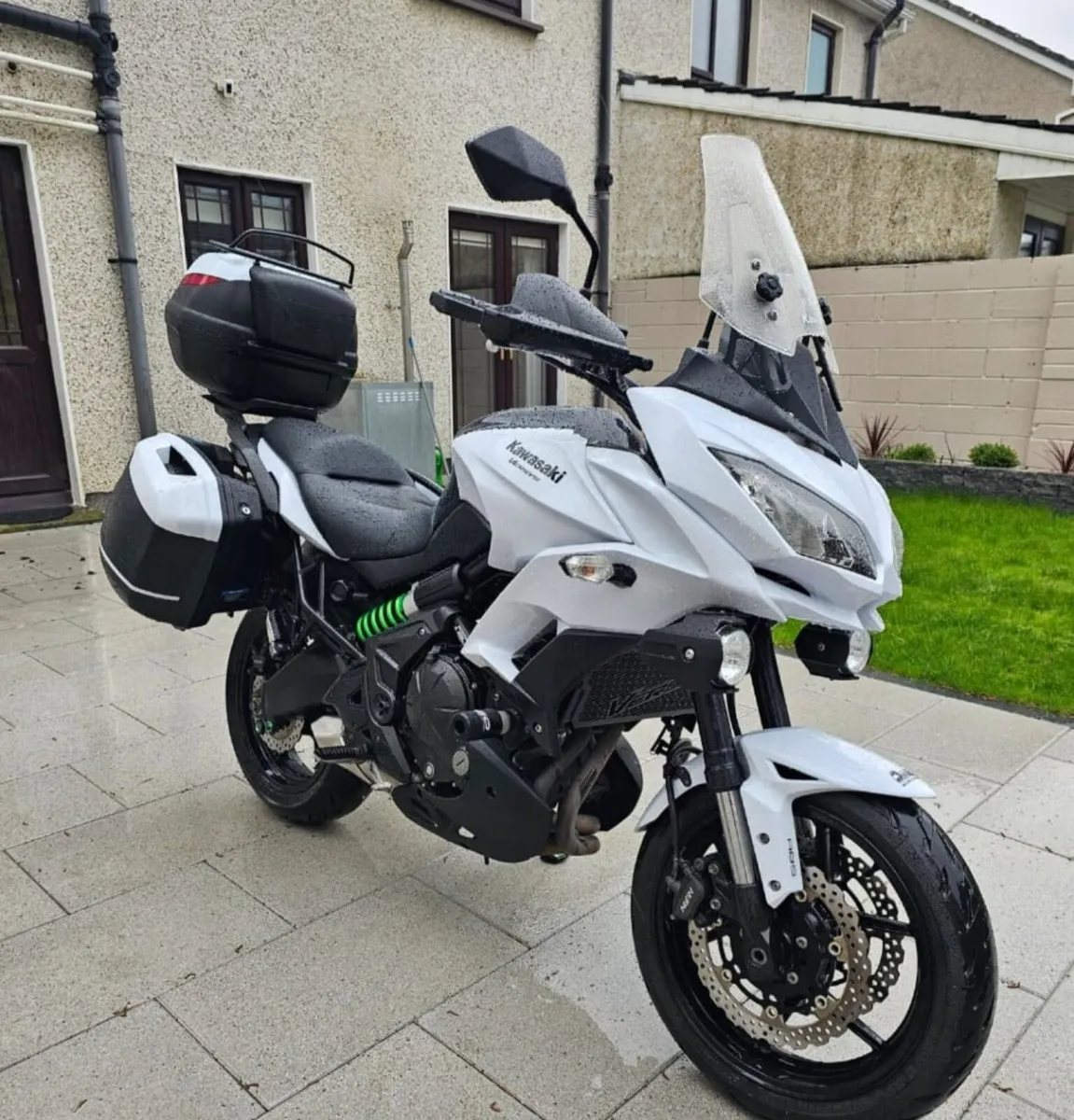 2017 Kawasaki Versys 650 GT - Excellent Condition - Image 4