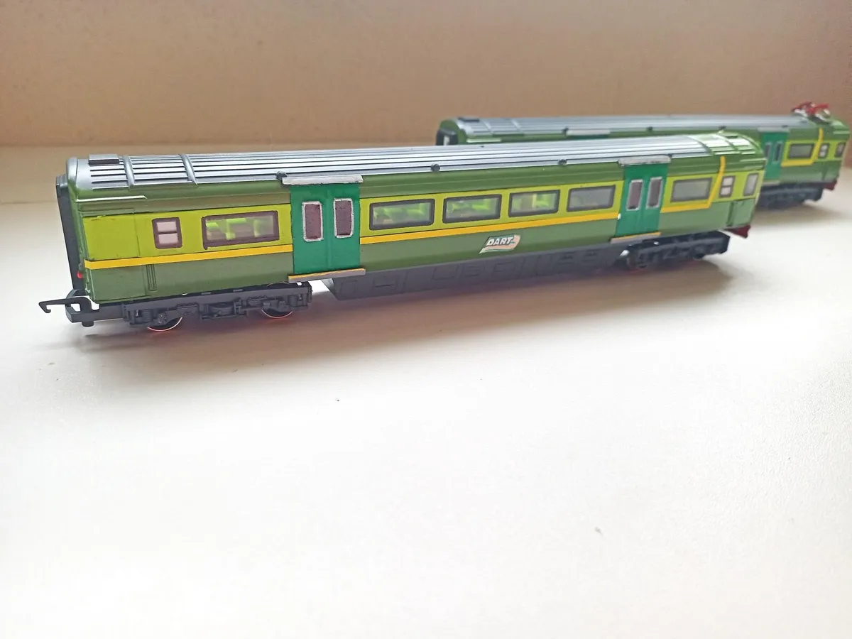 MODEL  RAILWAY   IRISH  2 CAR  DART    DCC READY - Image 3