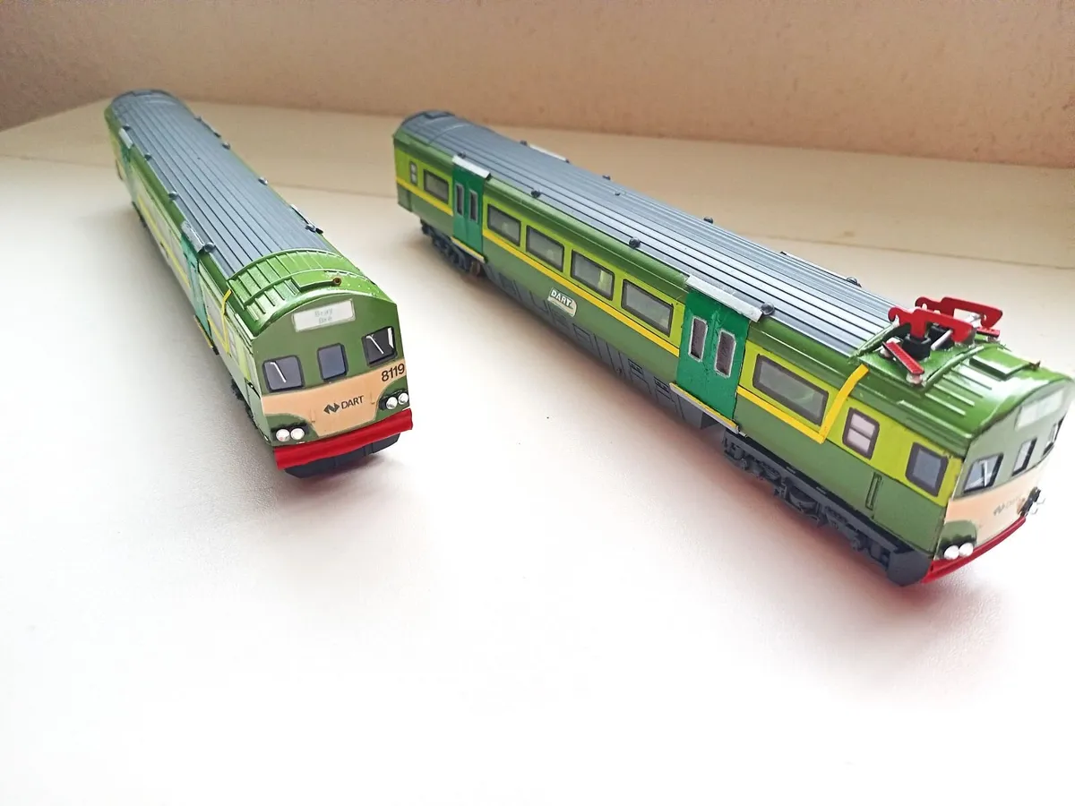MODEL  RAILWAY   IRISH  2 CAR  DART    DCC READY - Image 4