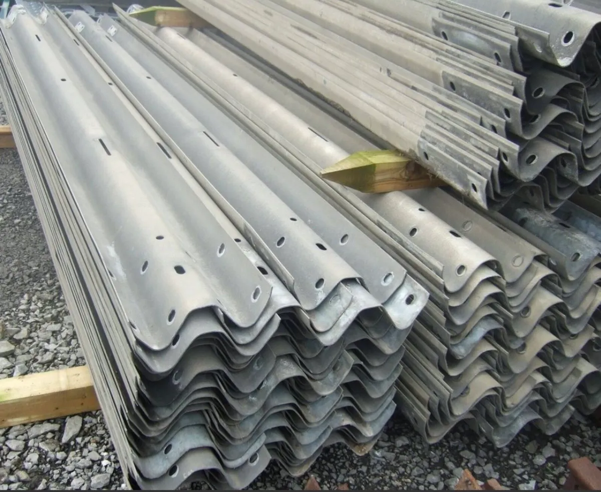 Crash Barriers + Upright Posts - Image 3