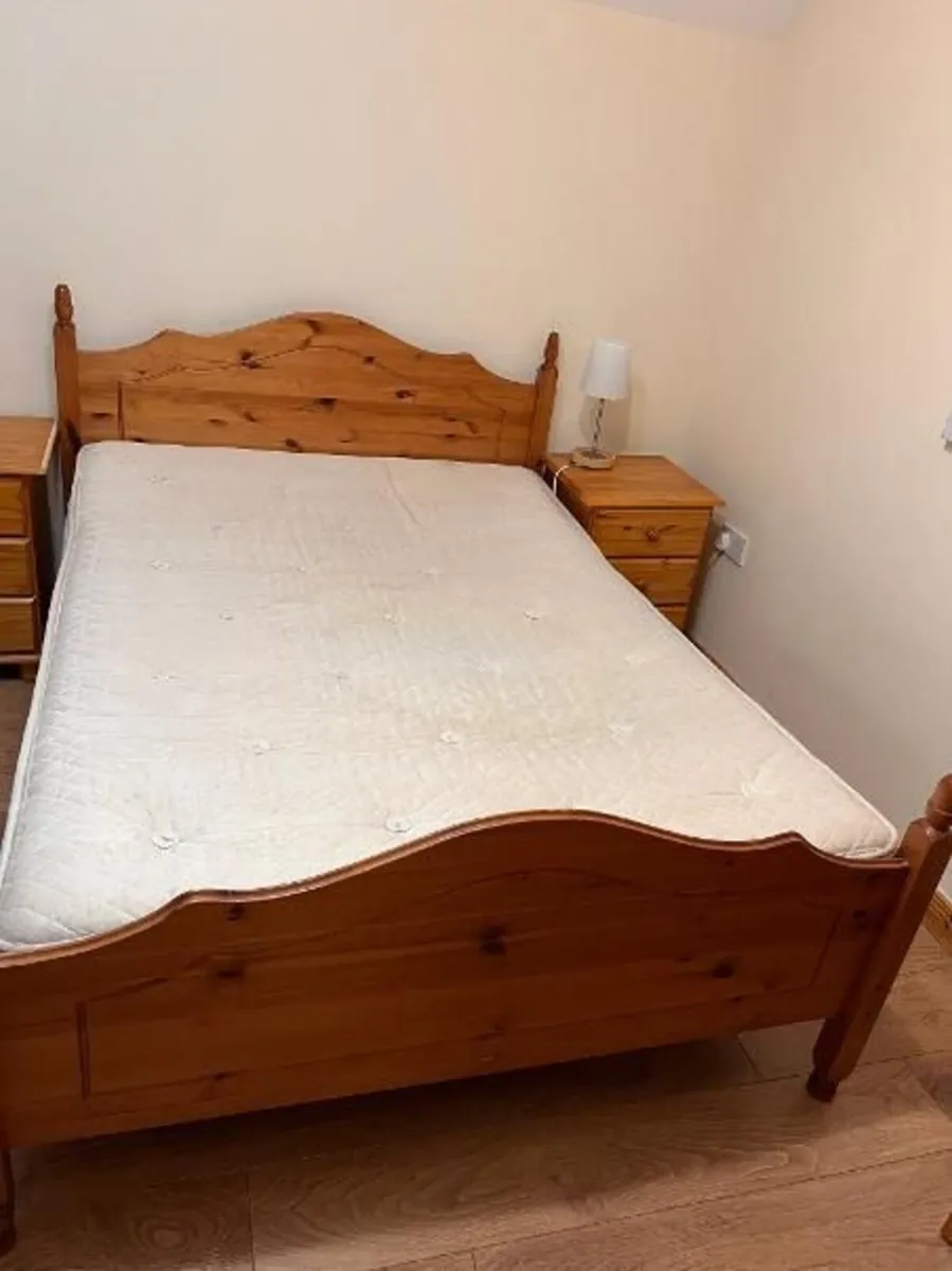 Solid Pine 4-Piece Bedroom Set - Image 1