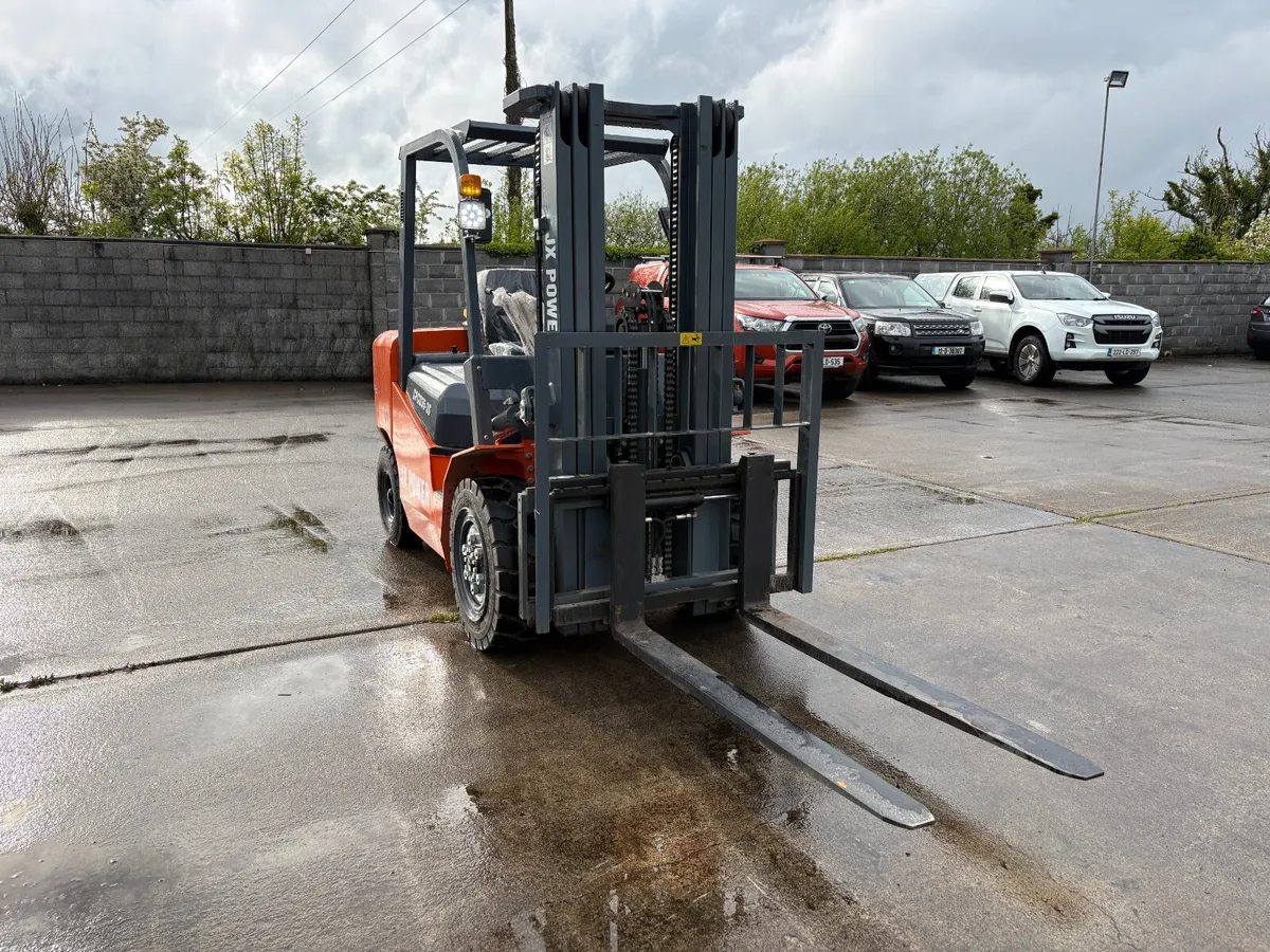 New/Unused 30 A Series HCHI Fork Lift - Image 4