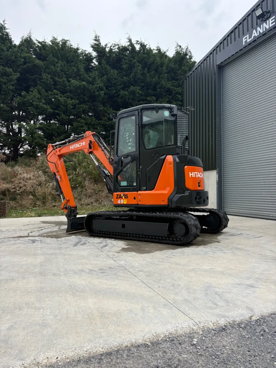 2019 Hitachi 48U - Image 3